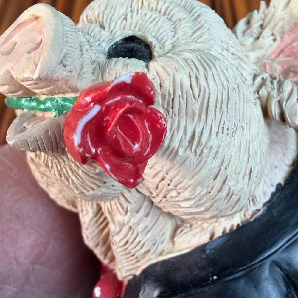 Kathy Wise Enesco Pig Figurines Pair 1996 Valentine Roses Sweet Pigs!  READ
